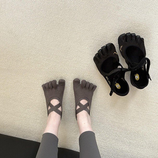 Yoga And Fitness Studio - Women's Criss-Cross Strappy Five-Toe Yoga Socks